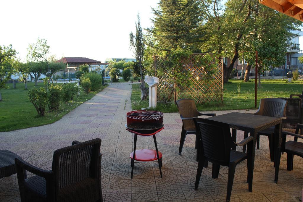 Galeria In The Garden Hotell Plovdiv Eksteriør bilde